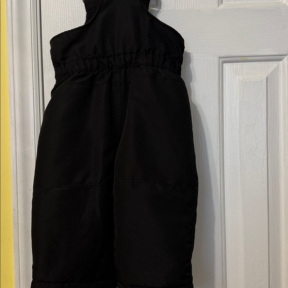 Wonderkids Classic Black bib snow pants for toddler - Picture 6 of 8